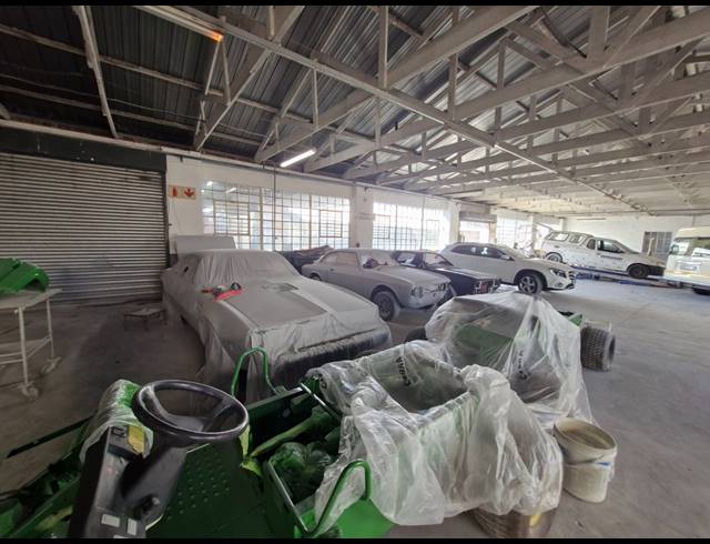 1,000M² WAREHOUSE FOR SALE IN KEW